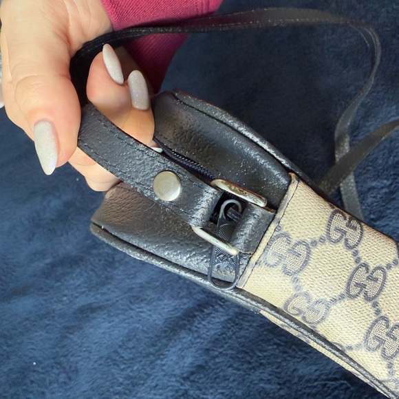 Gucci Beige and Black Crossbody Bag - Picture 7 of 8